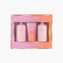 Load image into Gallery viewer, BAYLIS &amp; HARDING JOJOBA, VANILLA &amp; ALMOND OIL SIGNATURE COLLECTION LUXURY BATHING SET